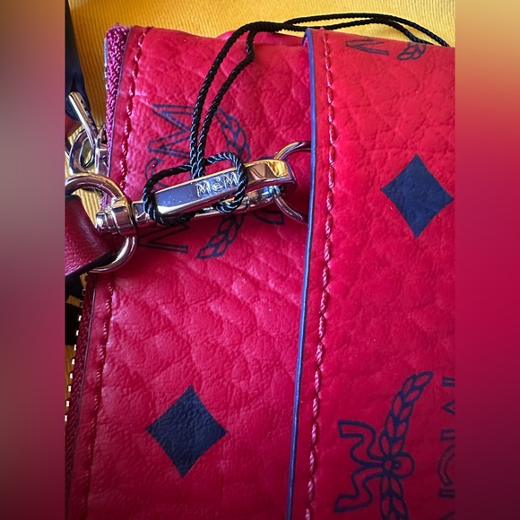 Mcm crossbody pouch - Picture 9 of 10